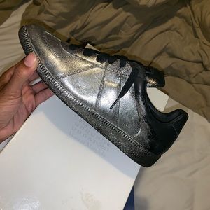 (SOLD) Maison Margiela low top glitter sneaker